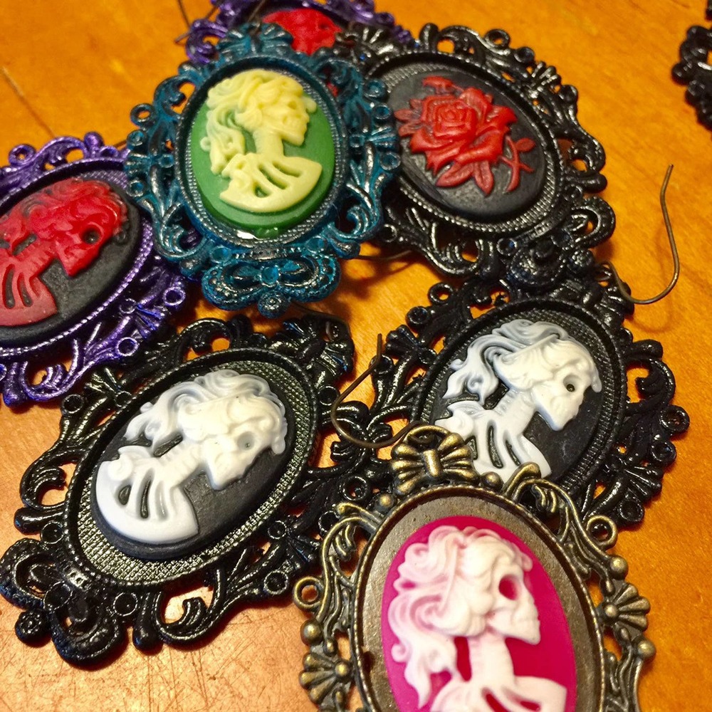Handmade gothic lolita skull purple earrings - Picture 10 of 10